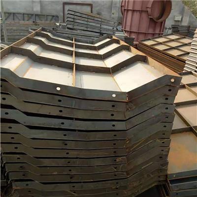 长沙防撞墙模具防护墙钢模具厂家 高速公路防撞墙钢模具